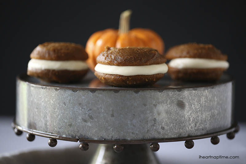 Pumpkin-whoopie-pies